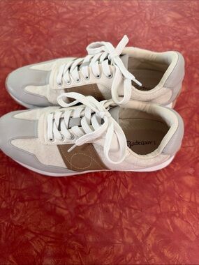Women’s Casual Lace-Up Sneakers in White and Tan